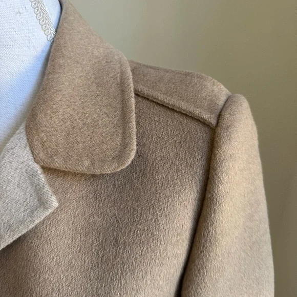 PRADA Blazer size 44 US4 Virgin Wool Camel